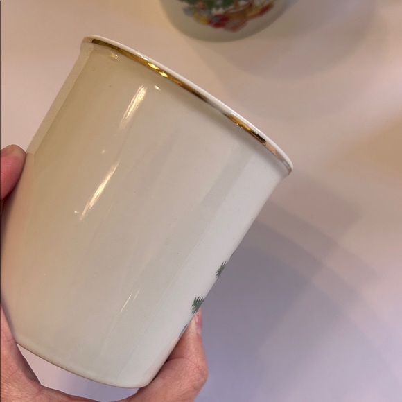 Vintage Christmas Mug Set with Christmas tree Design - Picture 7 of 9